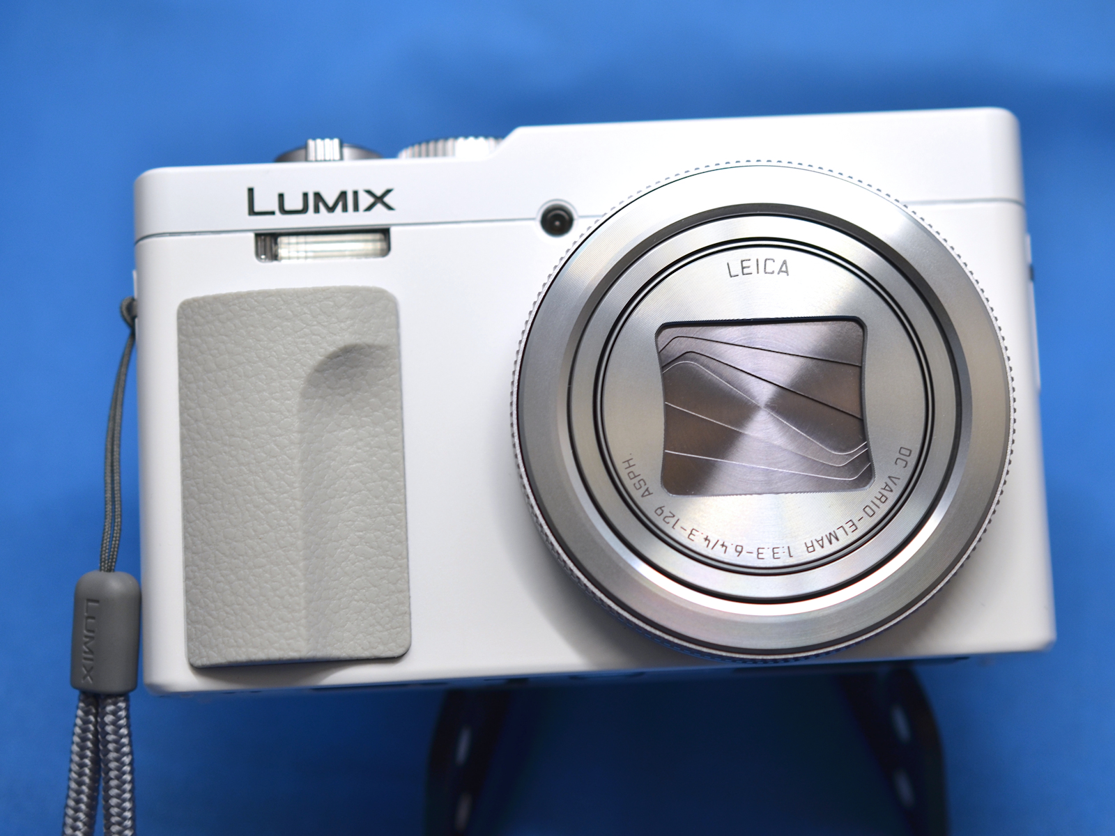 Panasonic LUMIX DC-TZ99 正面
